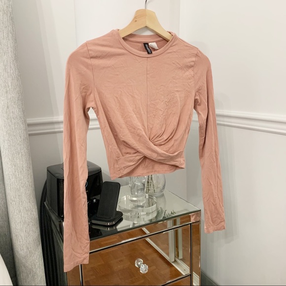 3/30$🤍 H&M | Powder pink twist effect longsleeve crop - Picture 2 of 5